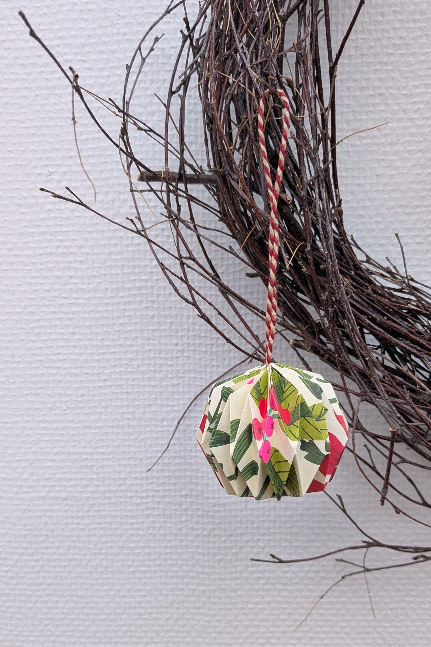 Ornamento natalizio - pallina origami